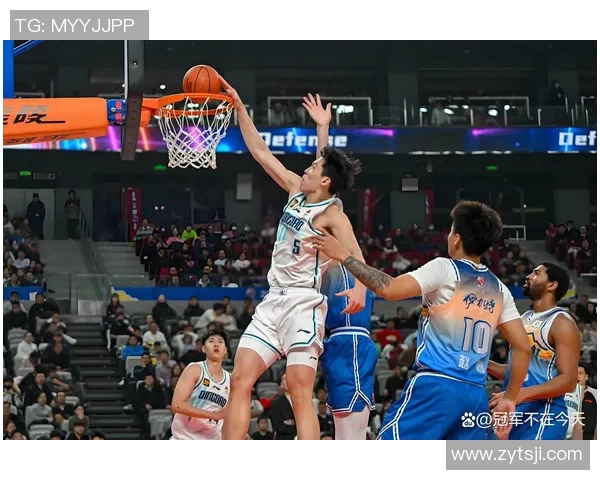 方硕在篮球赛场上的崛起与挑战探索他如何成为球队的核心力量与未来希望 方硕在篮球赛场上的崛起与挑战探索他如何成为球队的核心力量与未来希望